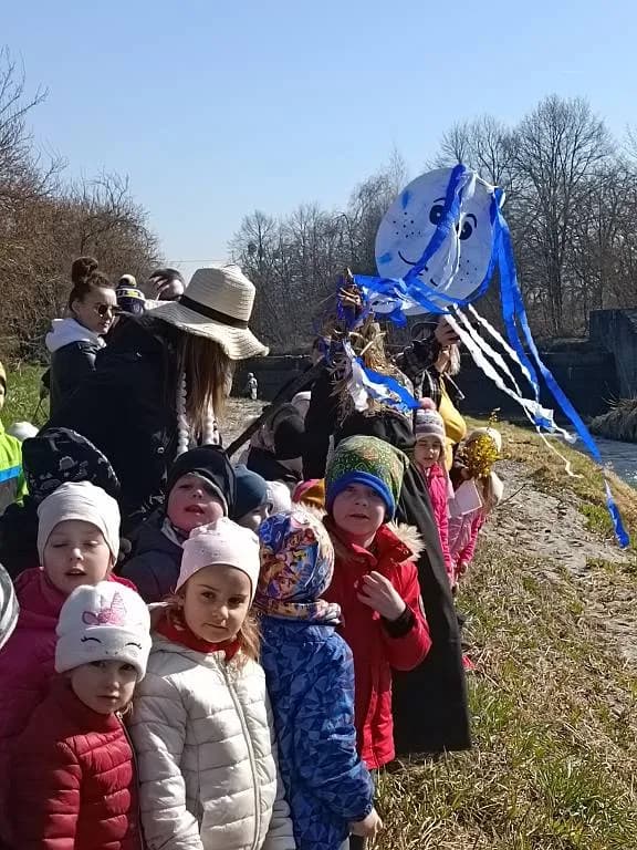 Fotografie z článku: Vynášení Morany