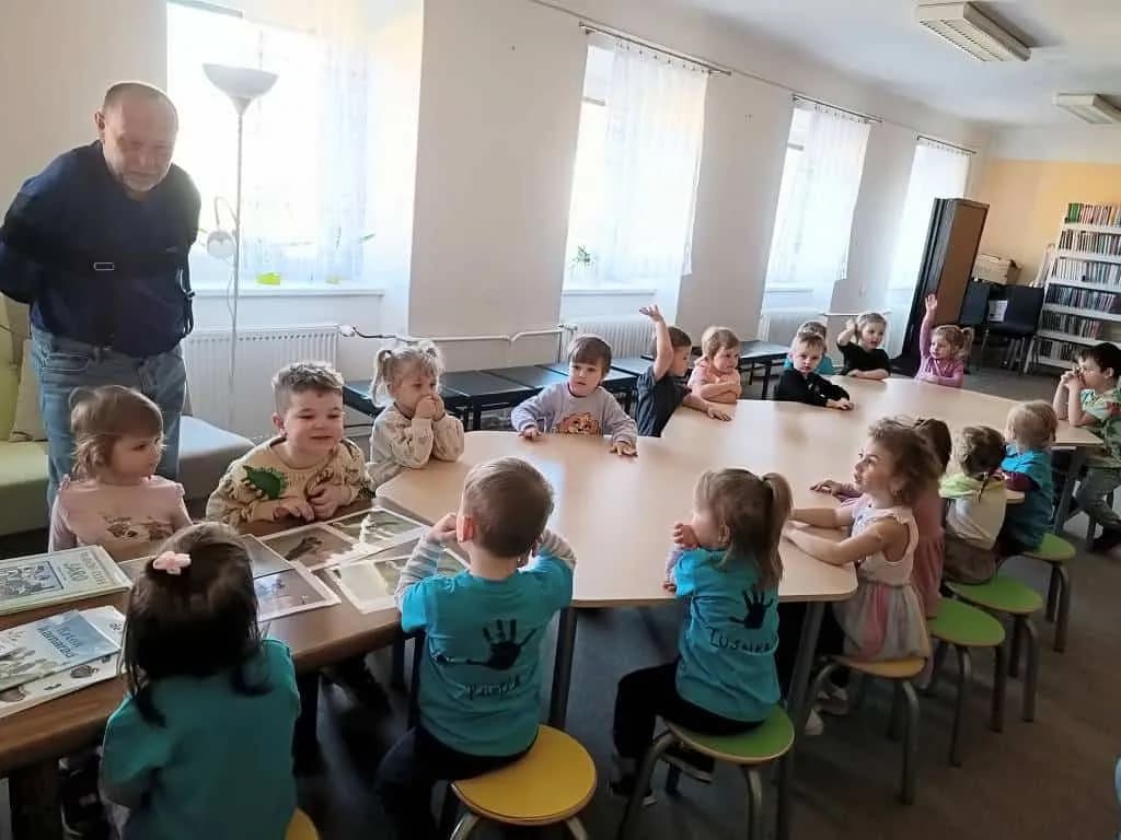 Fotografie z článku: MŠ v knihovně