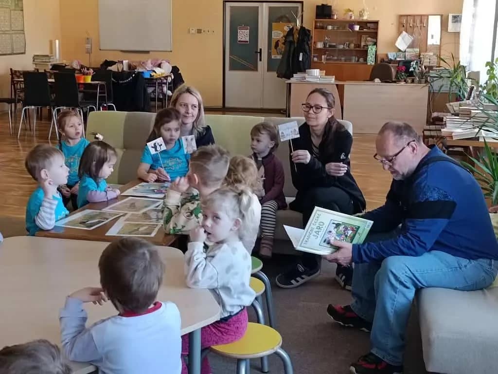 Fotografie z článku: MŠ v knihovně