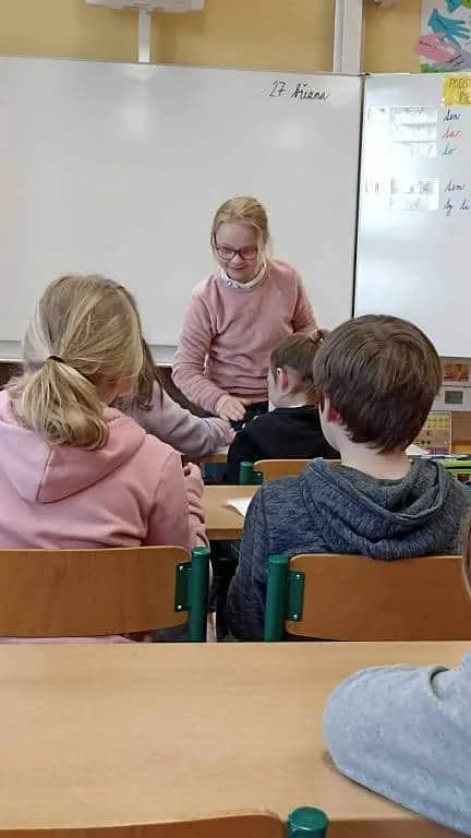 Fotografie z článku: Den naruby ve III. B