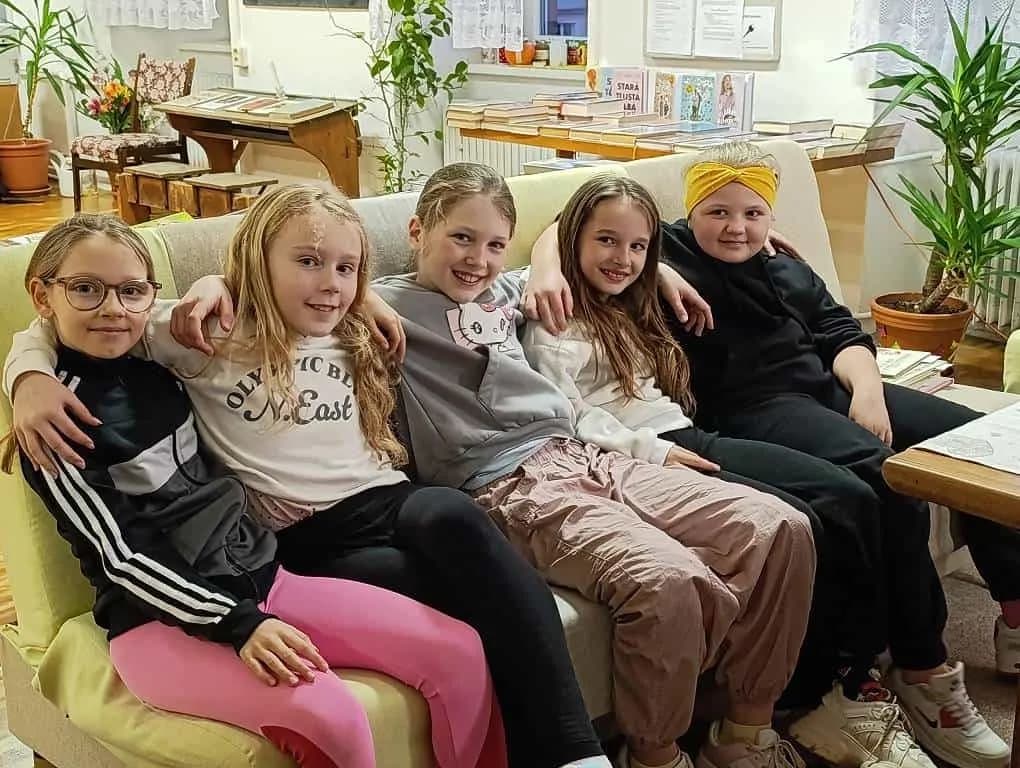 Fotografie z článku: Noc s Andersenem