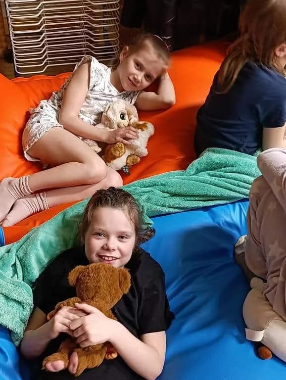 Fotografie z článku: Noc s Andersenem