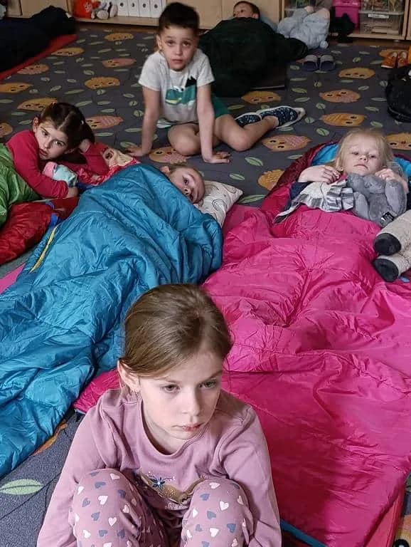 Fotografie z článku: Noc s Andersenem