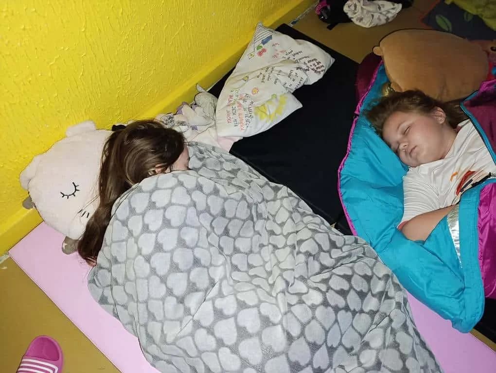Fotografie z článku: Noc s Andersenem