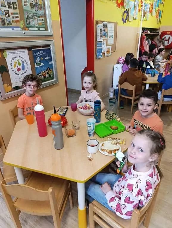 Fotografie z článku: Noc s Andersenem