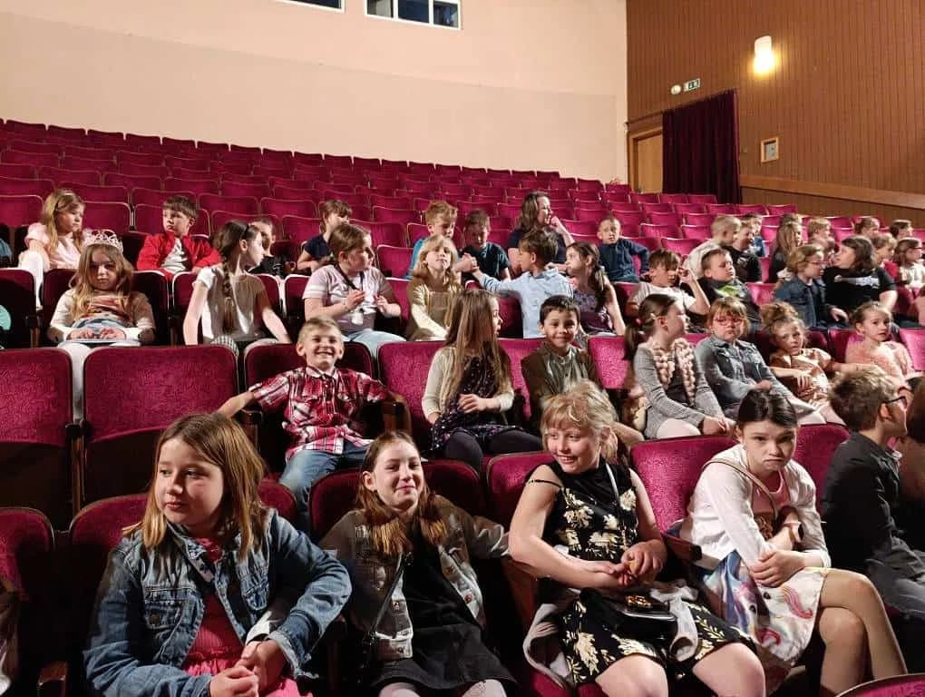 Fotografie z článku: Divadelní představení Veselá pouť