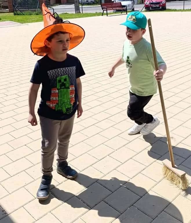 Fotografie z článku: Čarodějnické hraní ve ŠD 28. - 30. 4.