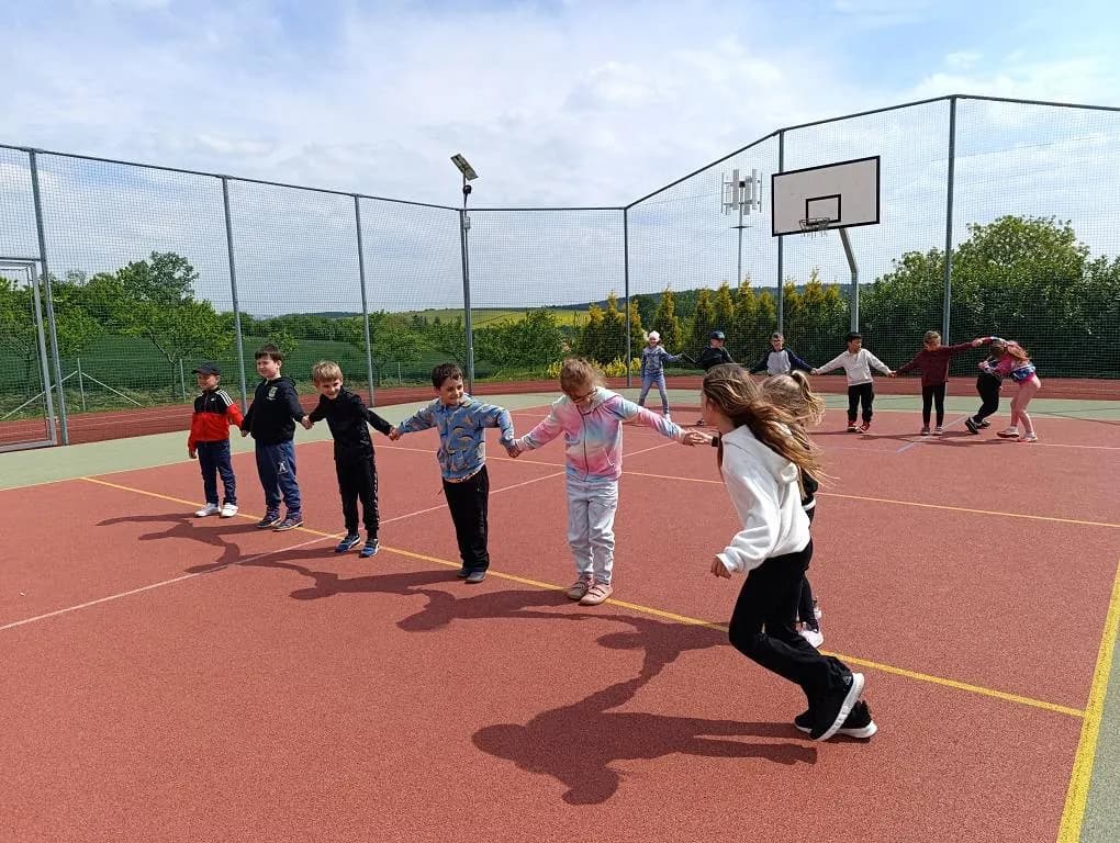 Fotografie z článku: Sportovní zápolení v Sovičkách