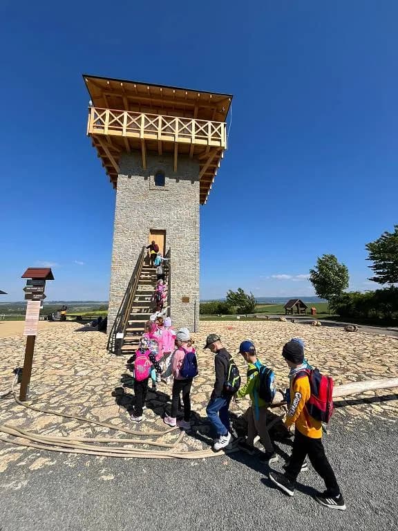Fotografie z článku: MŠ v Tučíně, skanzenu, na rozhledně