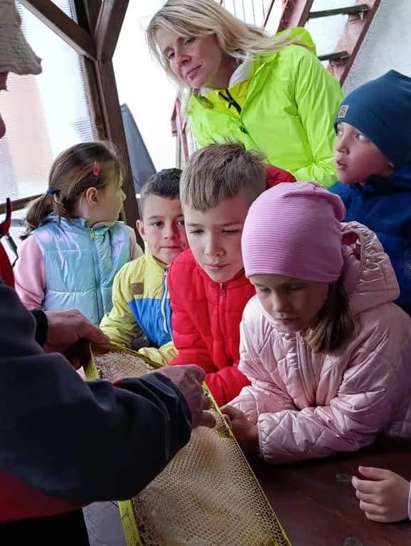 Fotografie z článku: I. A na návštěvě u včelaře