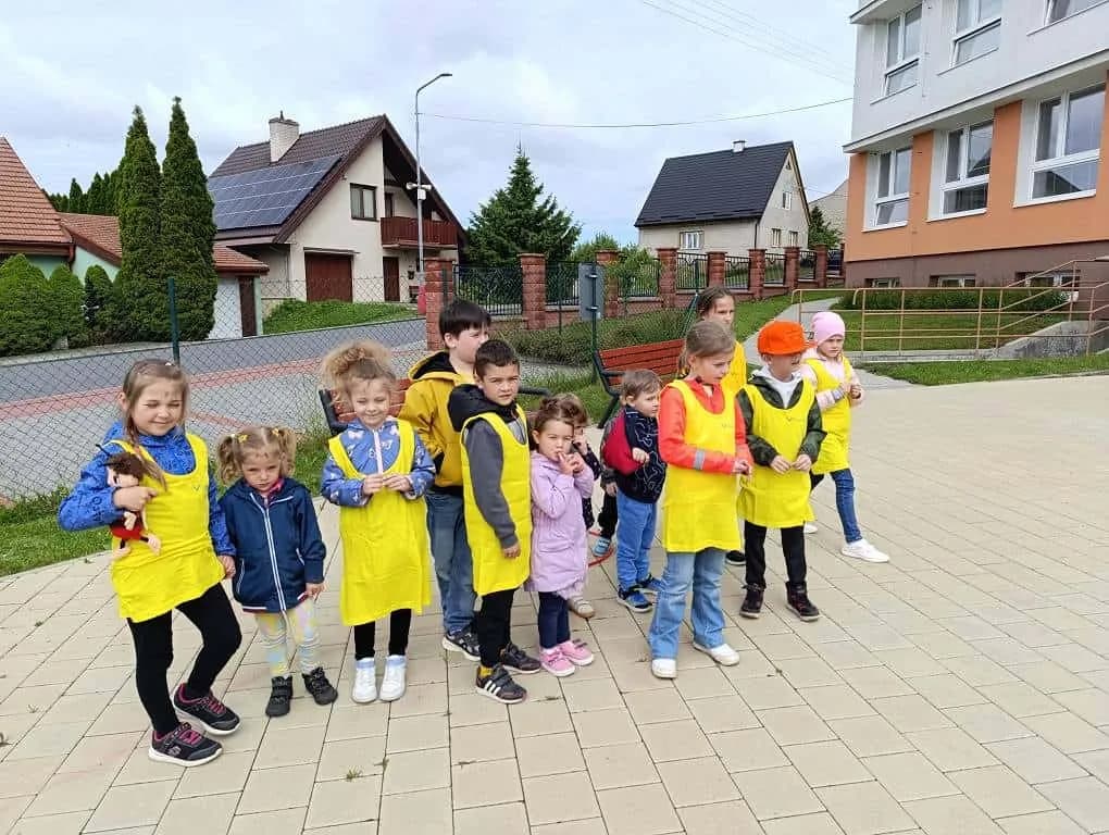 Fotografie z článku: Včelí den: I. A s kamarády z MŠ Včeličky
