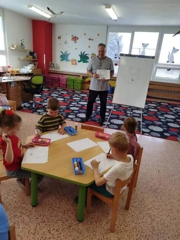Fotografie z článku: Kreslení s panem Dostálem