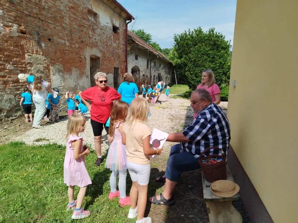 Fotografie z článku: Den dětí na farské zahradě