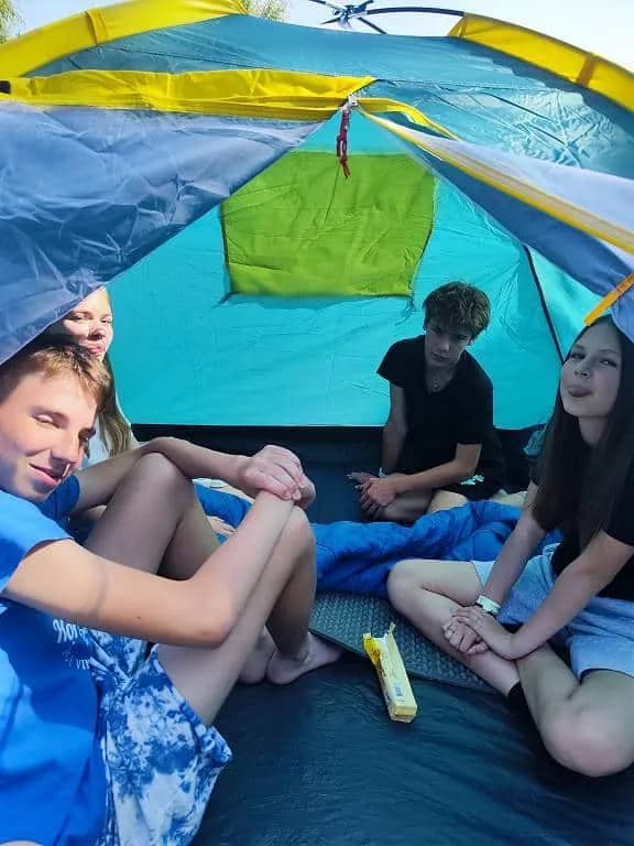 Fotografie z článku: Výlet VII. B do Rožnova p. R.