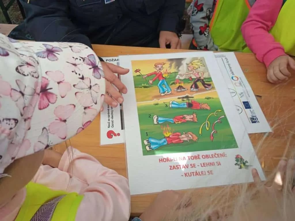 Fotografie z článku: MŠ u hasičů