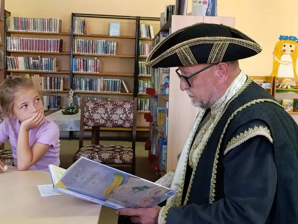 Fotografie z článku: Pasování prvňáčků na čtenáře