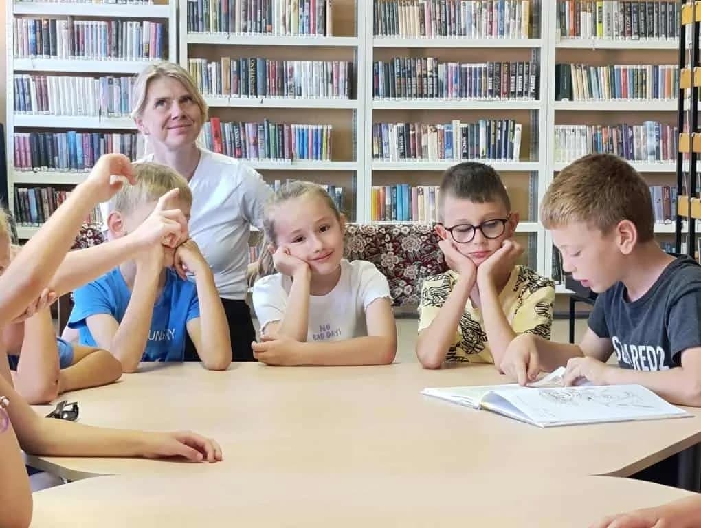 Fotografie z článku: Pasování prvňáčků na čtenáře