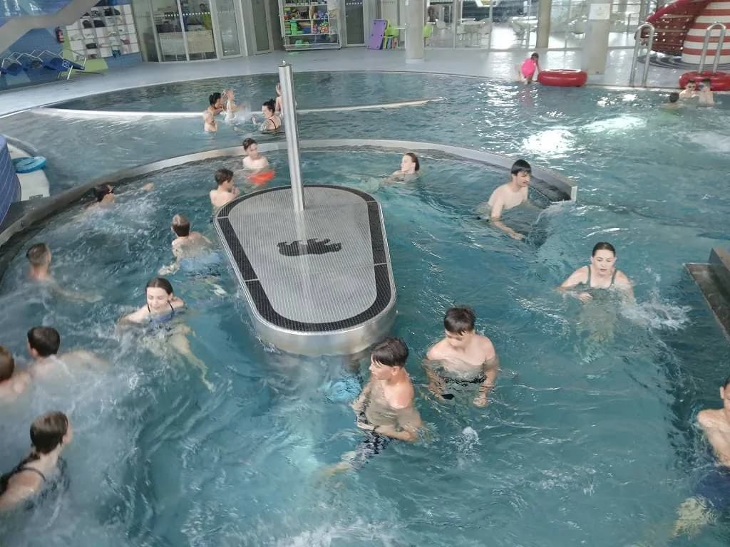 Fotografie z článku: Šestá třída v aquaparku