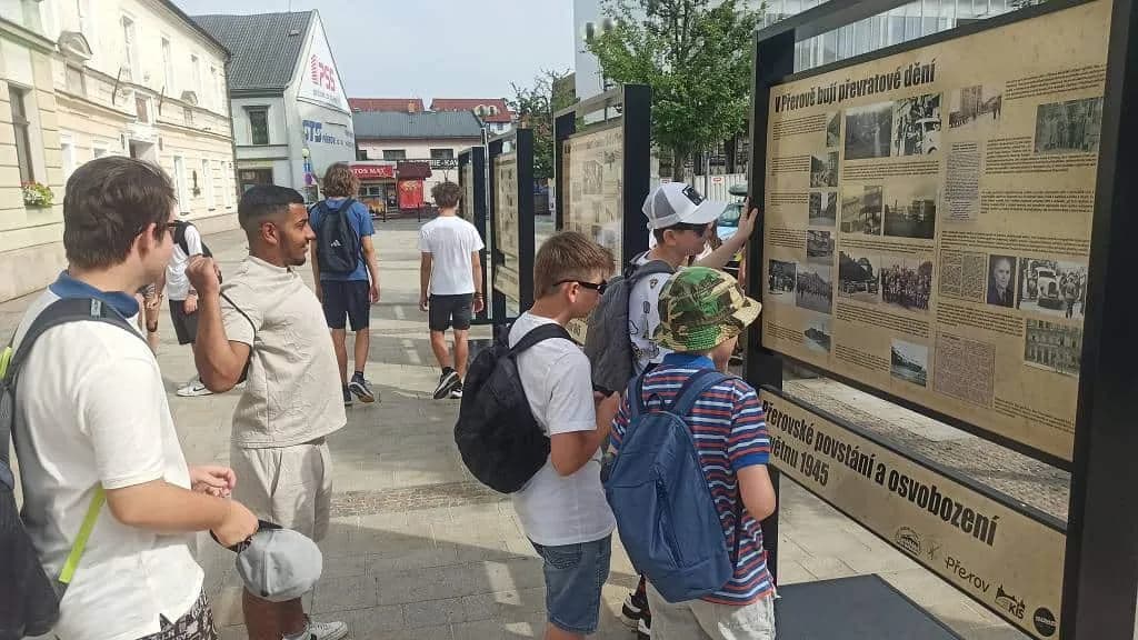 Fotografie z článku: Exkurze po místech, kudy procházela historie