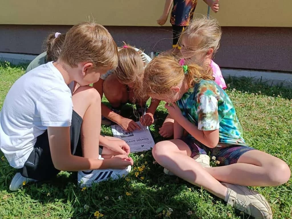 Fotografie z článku: Přívesnický tábor: Detektivní záhady 2025