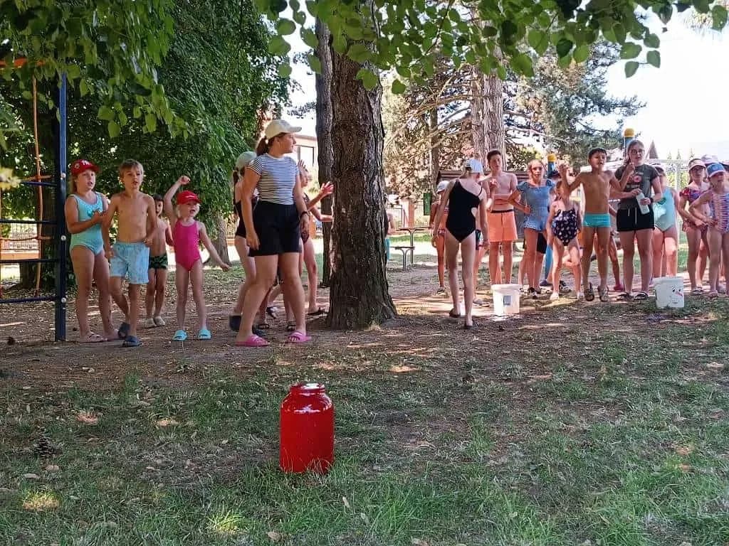 Fotografie z článku: Přívesnický tábor: Detektivní záhady 2025