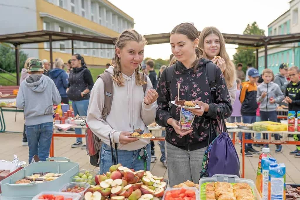 Fotografie z článku: Komunitní snídaně jako odměna za účast v projektu Pěšky do školy
