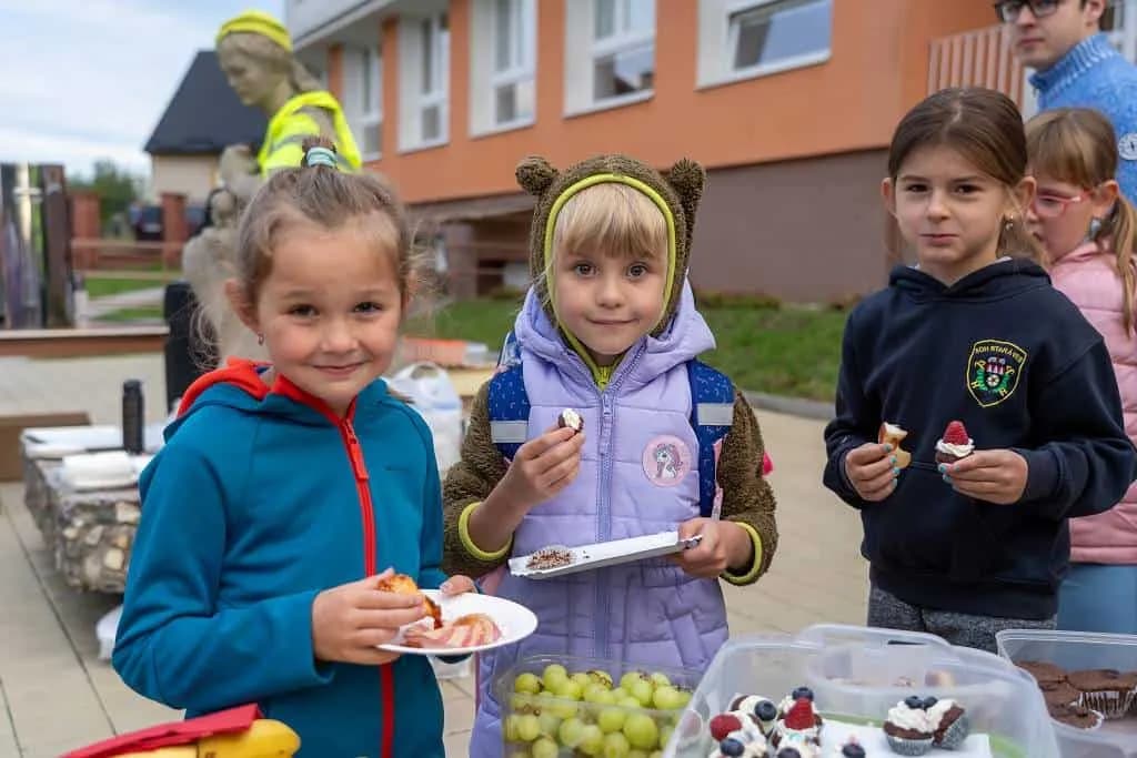 Fotografie z článku: Komunitní snídaně jako odměna za účast v projektu Pěšky do školy
