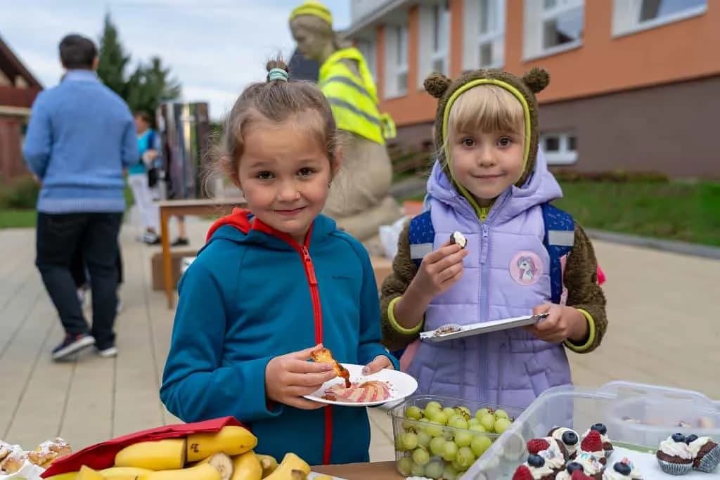 Fotografie z článku: Komunitní snídaně jako odměna za účast v projektu Pěšky do školy