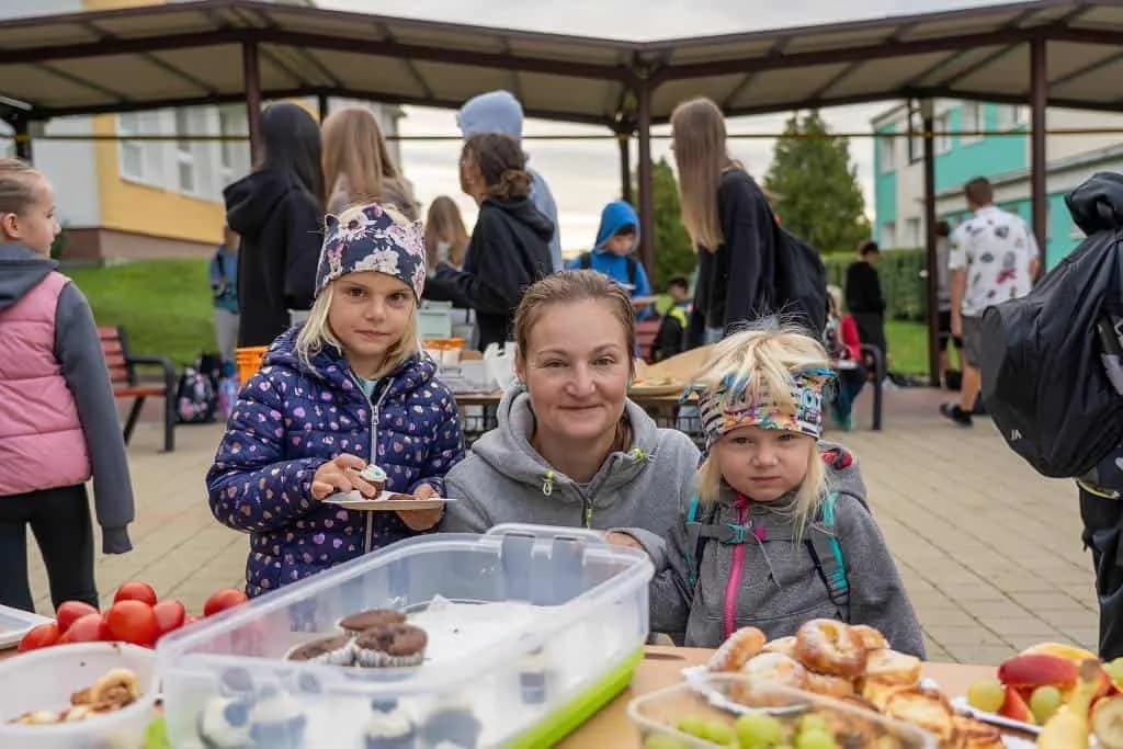 Fotografie z článku: Komunitní snídaně jako odměna za účast v projektu Pěšky do školy
