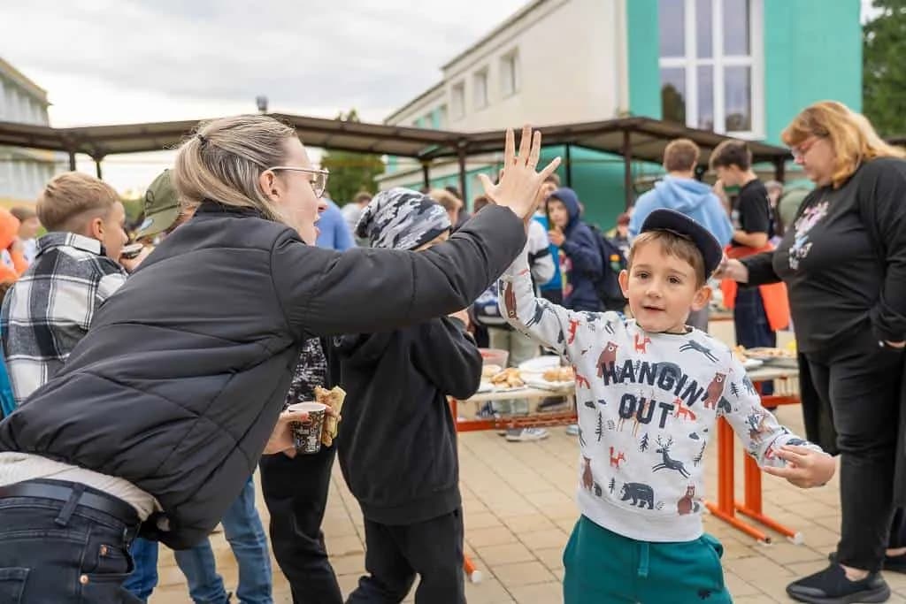 Fotografie z článku: Komunitní snídaně jako odměna za účast v projektu Pěšky do školy