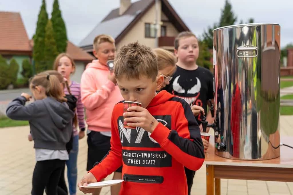 Fotografie z článku: Komunitní snídaně jako odměna za účast v projektu Pěšky do školy