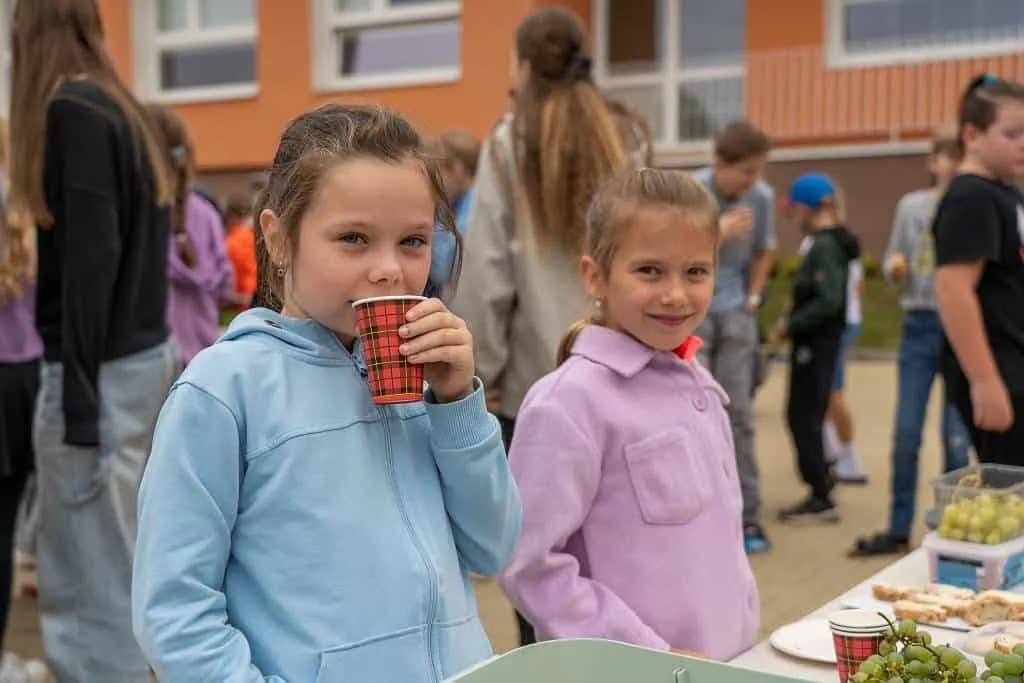 Fotografie z článku: Komunitní snídaně jako odměna za účast v projektu Pěšky do školy