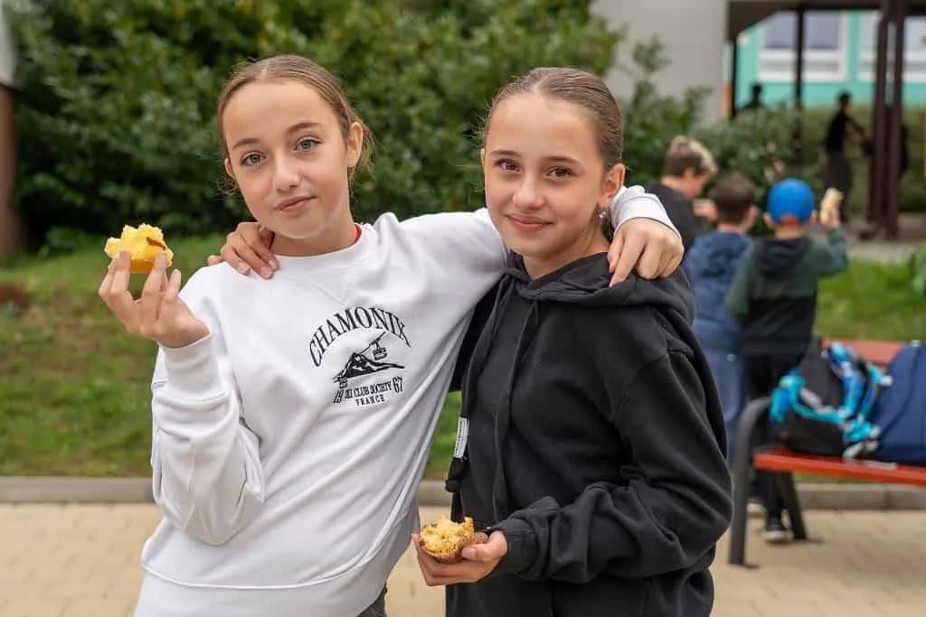 Fotografie z článku: Komunitní snídaně jako odměna za účast v projektu Pěšky do školy