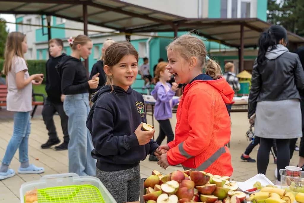 Fotografie z článku: Komunitní snídaně jako odměna za účast v projektu Pěšky do školy