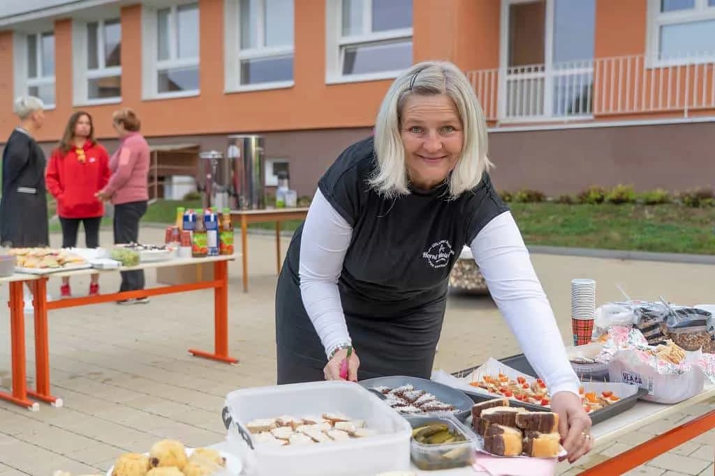 Fotografie z článku: Komunitní snídaně jako odměna za účast v projektu Pěšky do školy