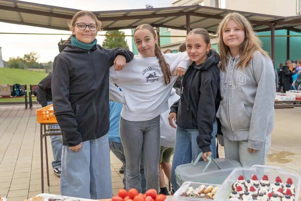 Fotografie z článku: Komunitní snídaně jako odměna za účast v projektu Pěšky do školy
