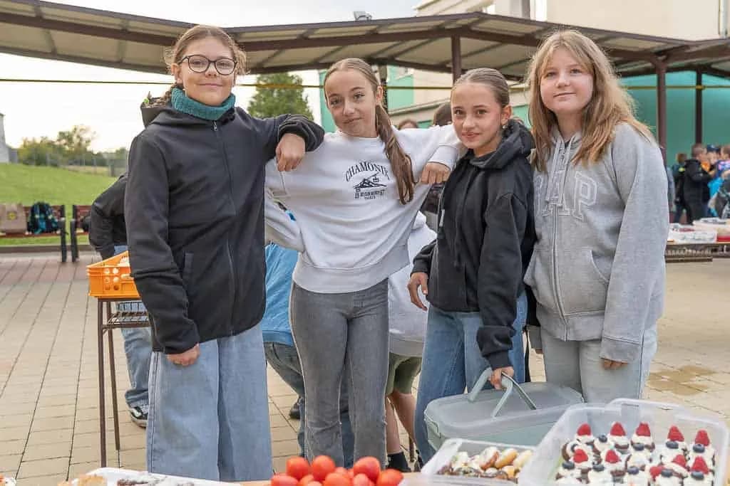 Fotografie z článku: Komunitní snídaně jako odměna za účast v projektu Pěšky do školy