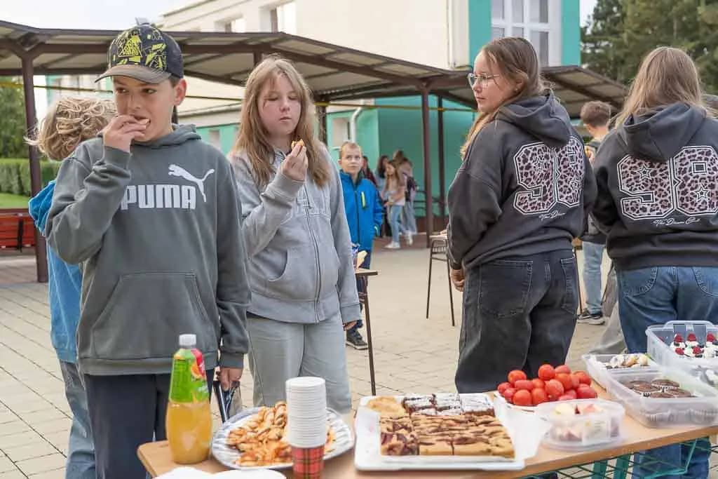 Fotografie z článku: Komunitní snídaně jako odměna za účast v projektu Pěšky do školy