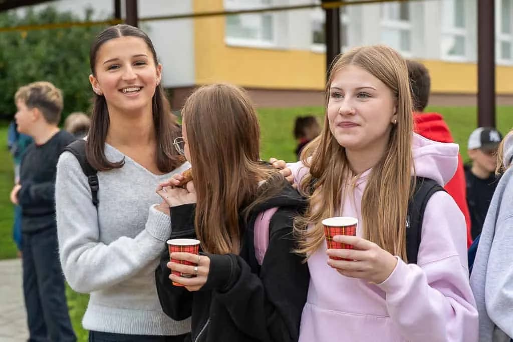 Fotografie z článku: Komunitní snídaně jako odměna za účast v projektu Pěšky do školy