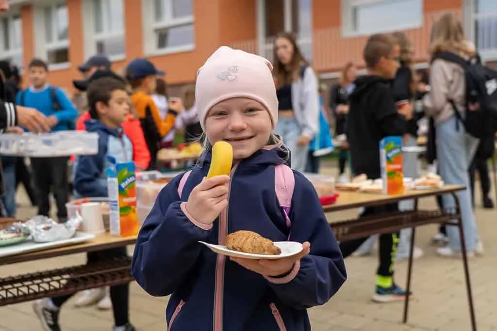 Fotografie z článku: Komunitní snídaně jako odměna za účast v projektu Pěšky do školy