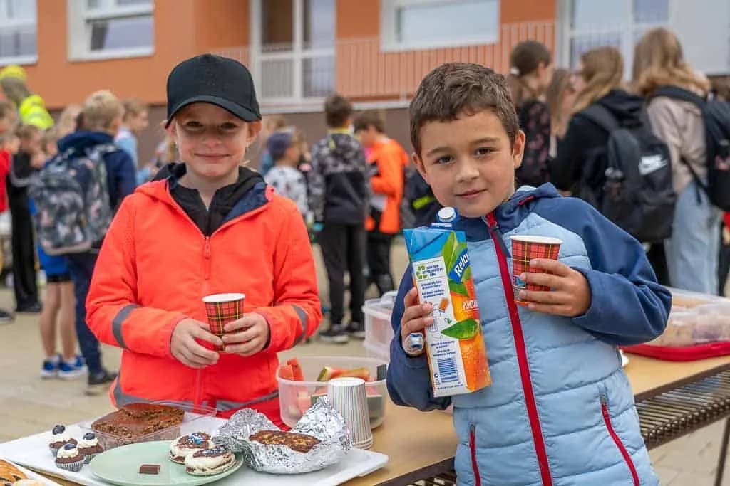 Fotografie z článku: Komunitní snídaně jako odměna za účast v projektu Pěšky do školy