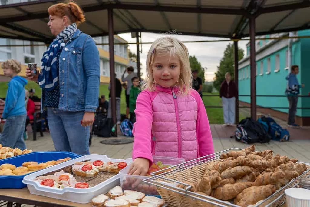 Fotografie z článku: Komunitní snídaně jako odměna za účast v projektu Pěšky do školy