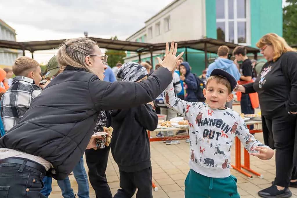 Fotografie z článku: Komunitní snídaně jako odměna za účast v projektu Pěšky do školy