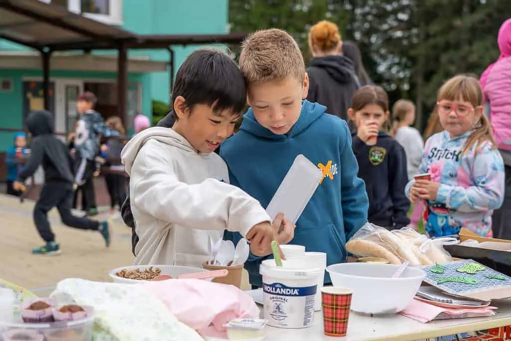 Fotografie z článku: Komunitní snídaně jako odměna za účast v projektu Pěšky do školy
