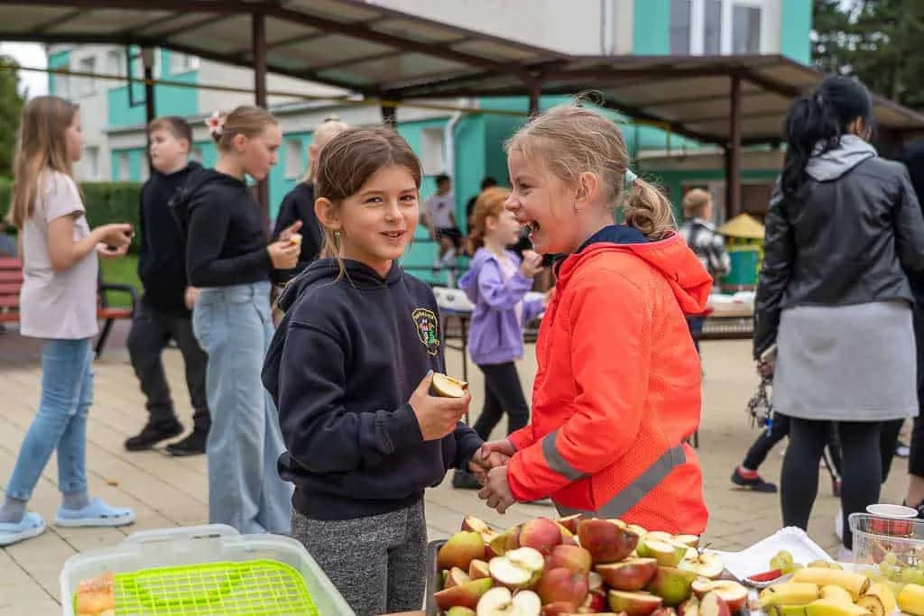 Fotografie z článku: Komunitní snídaně jako odměna za účast v projektu Pěšky do školy