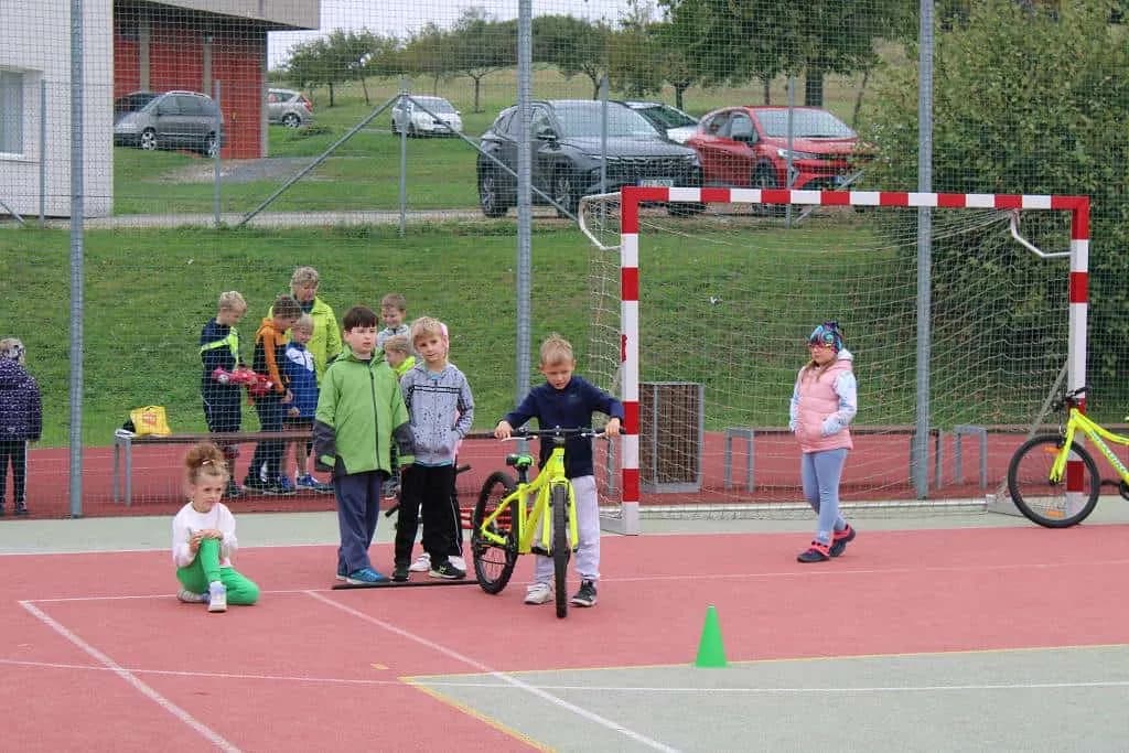 Fotografie z článku: Projektový den Pěšky do školy