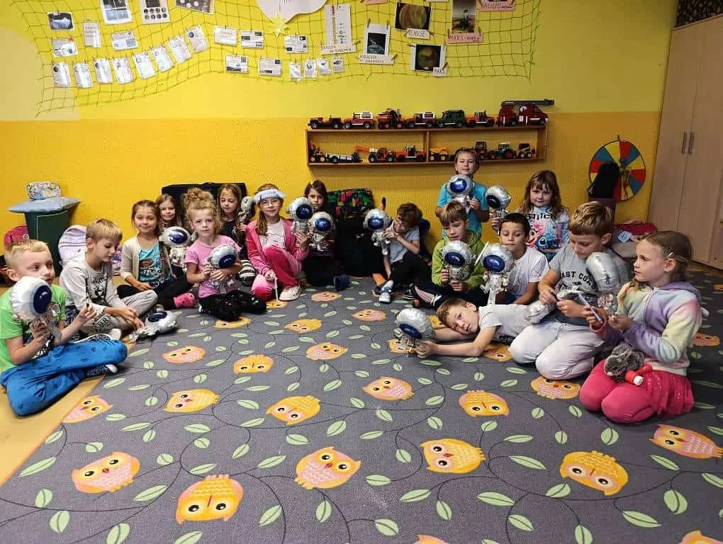 Fotografie z článku: Vesmírná noc ve školní družině u Soviček