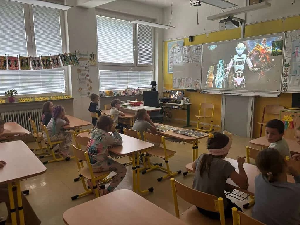 Fotografie z článku: Vesmírná noc ve školní družině u Soviček