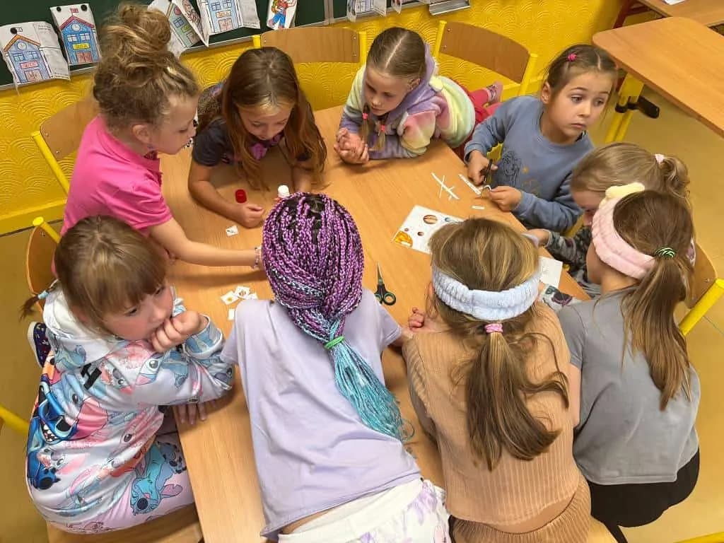 Fotografie z článku: Vesmírná noc ve školní družině u Soviček