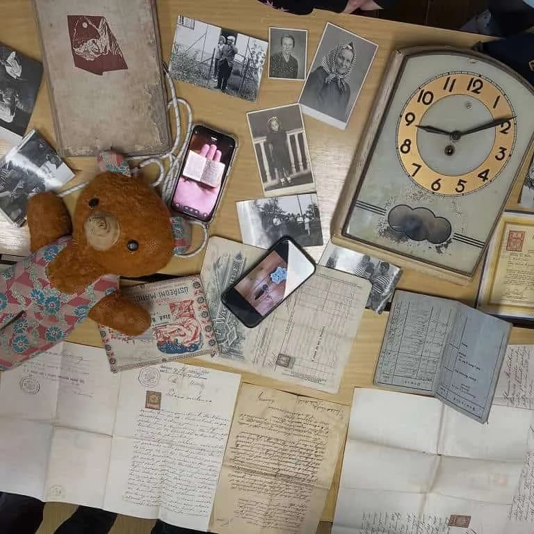 Fotografie z článku: Projektové vyučování v VI. A, C s prvky CLILu a badatelského dějepisu